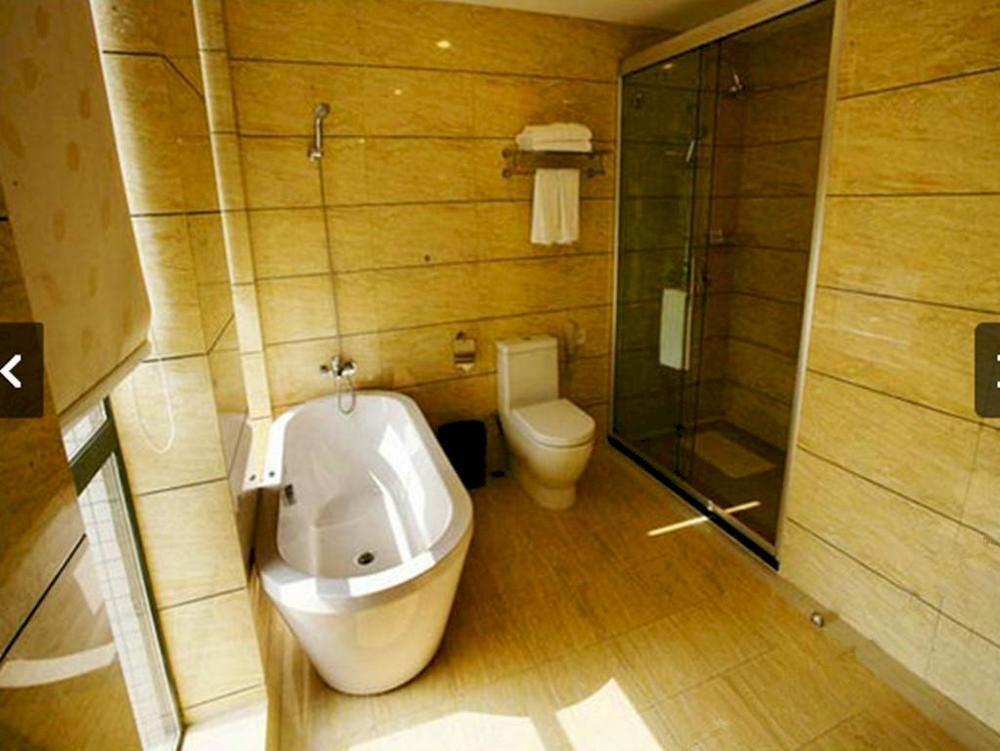 Lan Hai Hotel Guangzhou Bagian luar foto